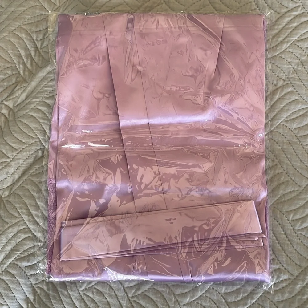 Mentionables Robe - Picture 5 of 11